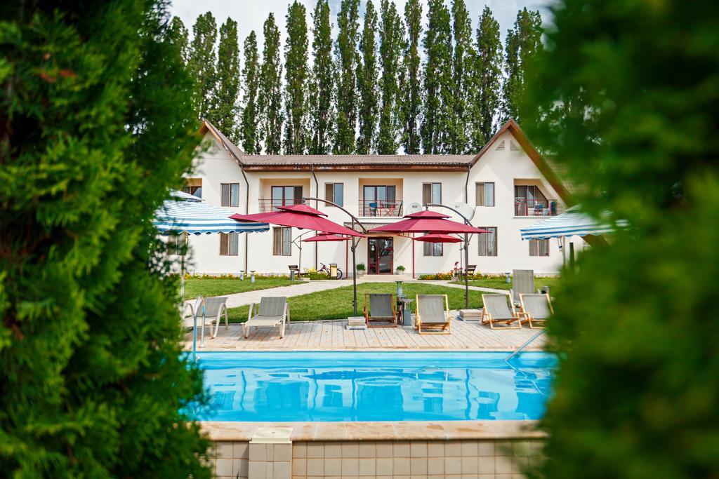 Dolinnka Hotel Cholpon-Ata Exterior foto