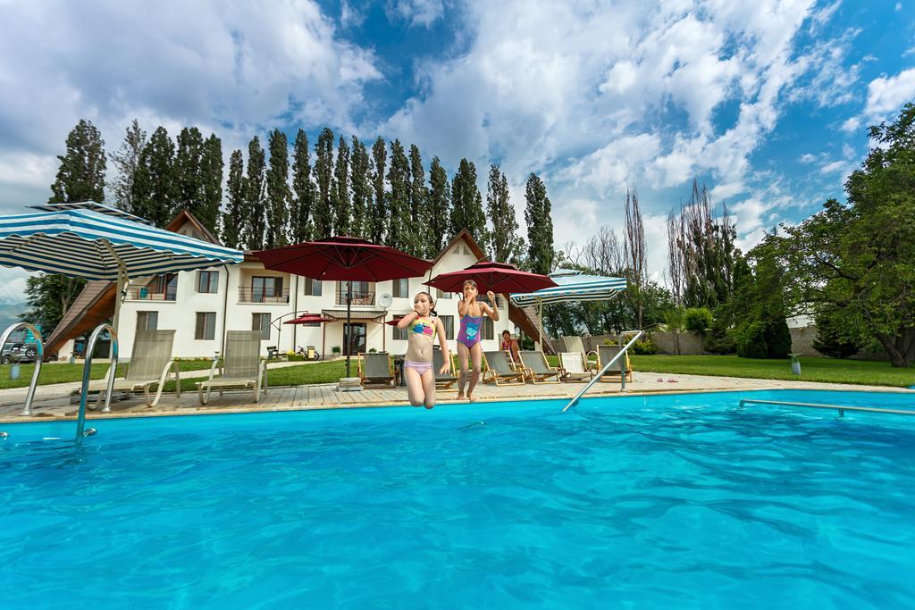 Dolinnka Hotel Cholpon-Ata Exterior foto